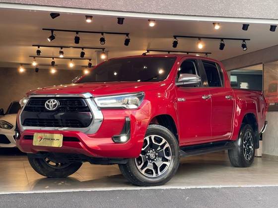 TOYOTA HILUX 2.8 D-4D TURBO DIESEL CD SRX 4X4 AUTOMÁTICO